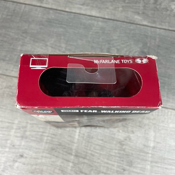 AMC Fear The Walking Dead Travis Mcfarlane Toy Figure NWT - Picture 5 of 8